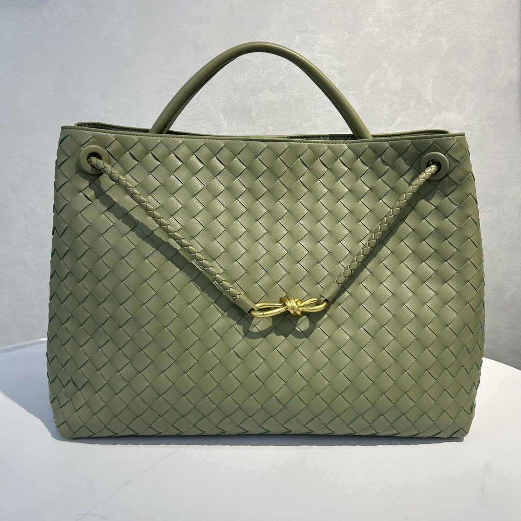 Fashion Genuine Leather Handwoven Large Capacity Tote Bag with Single Shoulder and Crossbody Strap - Image 4
